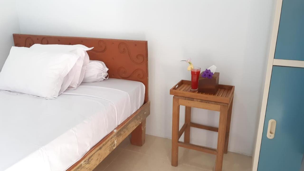 Bajo Sunset Hostel Лабуан Баджо Екстериор снимка