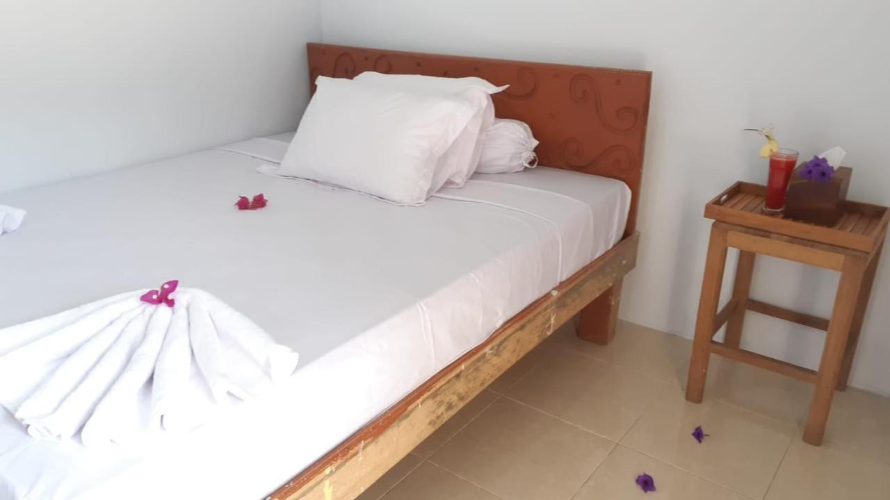 Bajo Sunset Hostel Лабуан Баджо Екстериор снимка