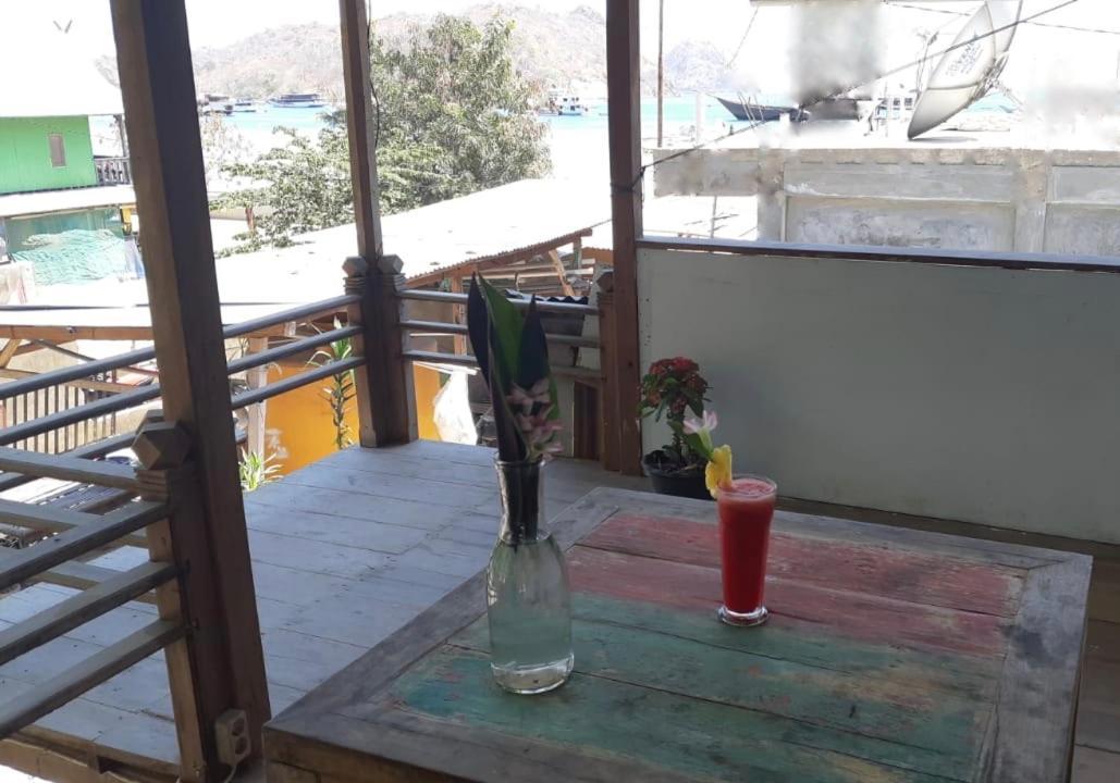 Bajo Sunset Hostel Лабуан Баджо Екстериор снимка