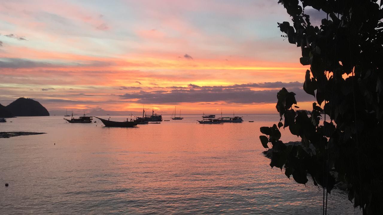 Bajo Sunset Hostel Лабуан Баджо Екстериор снимка