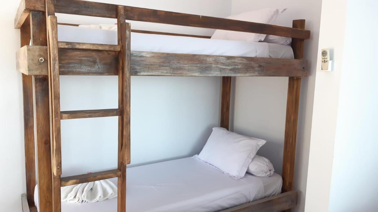 Bajo Sunset Hostel Лабуан Баджо Екстериор снимка