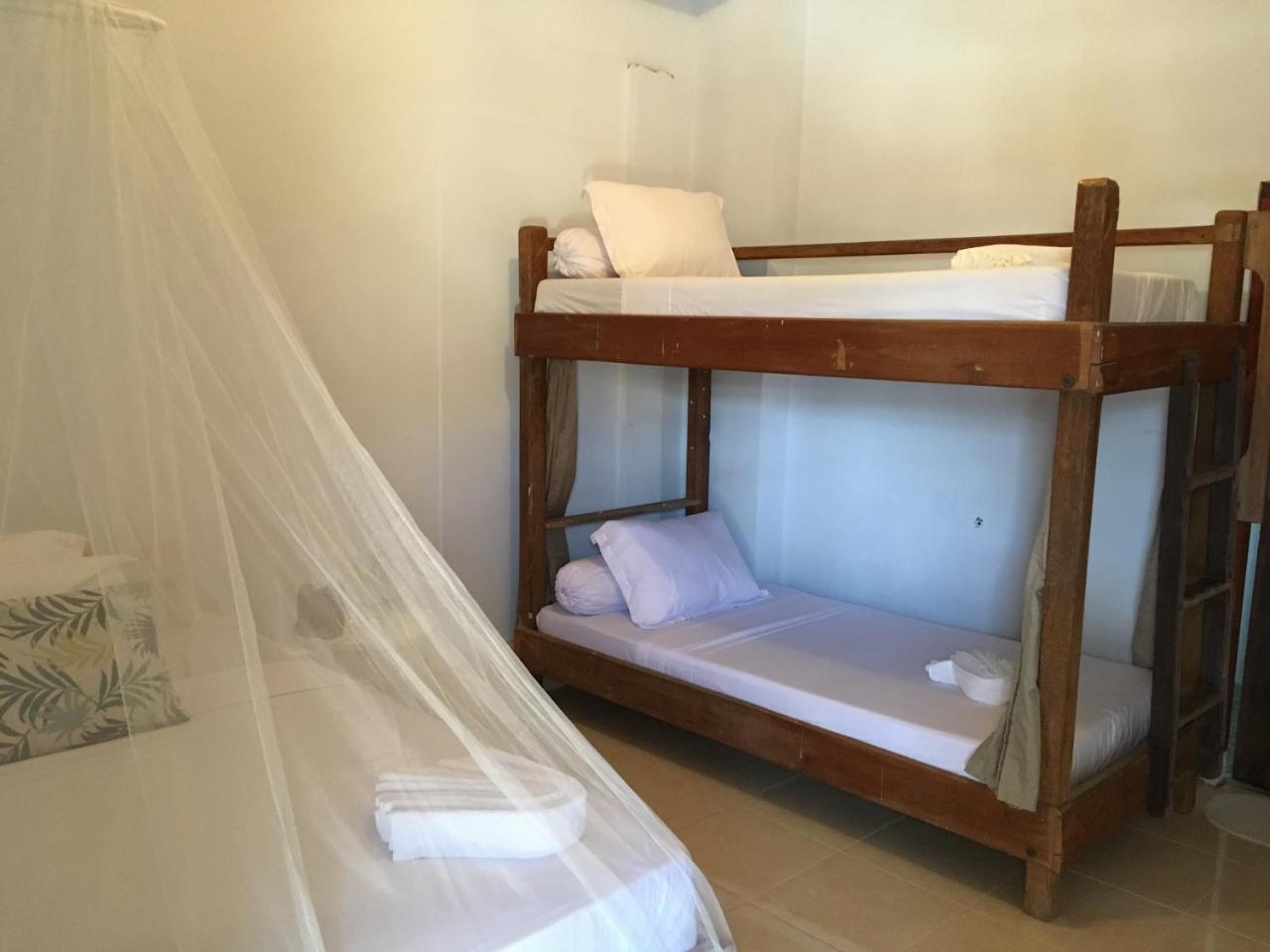 Bajo Sunset Hostel Лабуан Баджо Екстериор снимка
